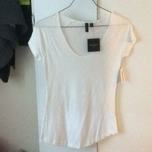 White T-shirt, round neck, round bottom